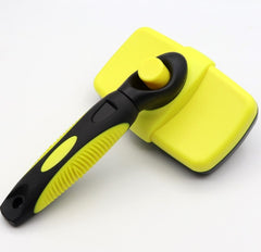 Self-cleaning needle pet comb