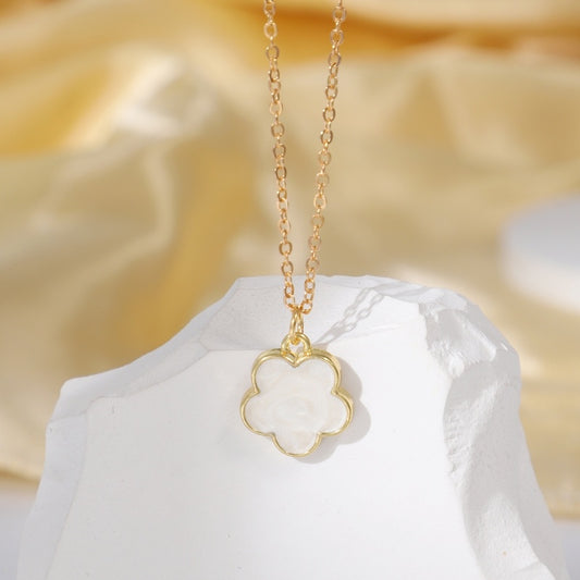 Lucky Five Petal Flower Single Necklace For Women