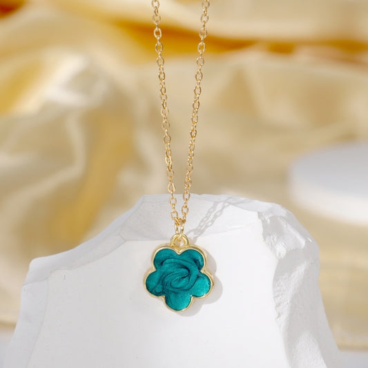 Lucky Five Petal Flower Single Necklace For Women