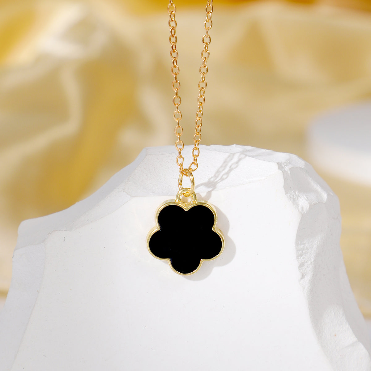 Lucky Five Petal Flower Single Necklace For Women