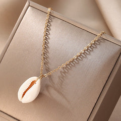 Single Layer Beach Shell Necklace, Niche